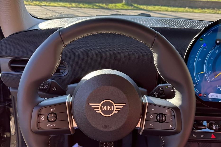 Продам MINI Cooper 2024 года в Киеве