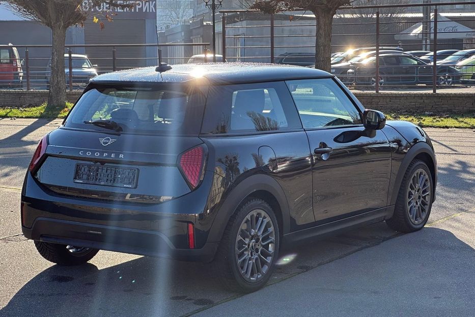 Продам MINI Cooper 2024 года в Киеве