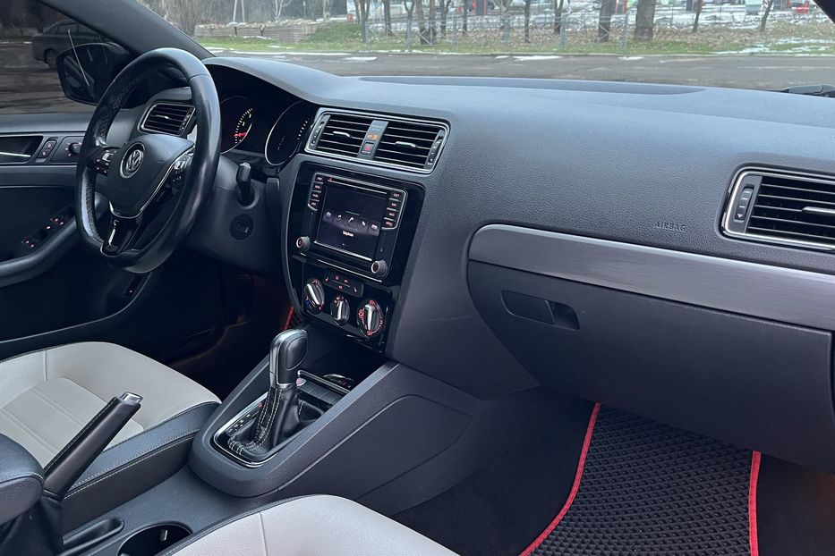 Продам Volkswagen Jetta Sport 2015 года в Николаеве