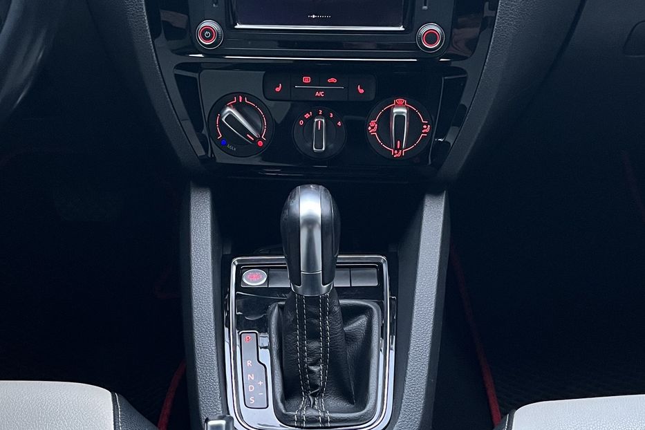 Продам Volkswagen Jetta Sport 2015 года в Николаеве