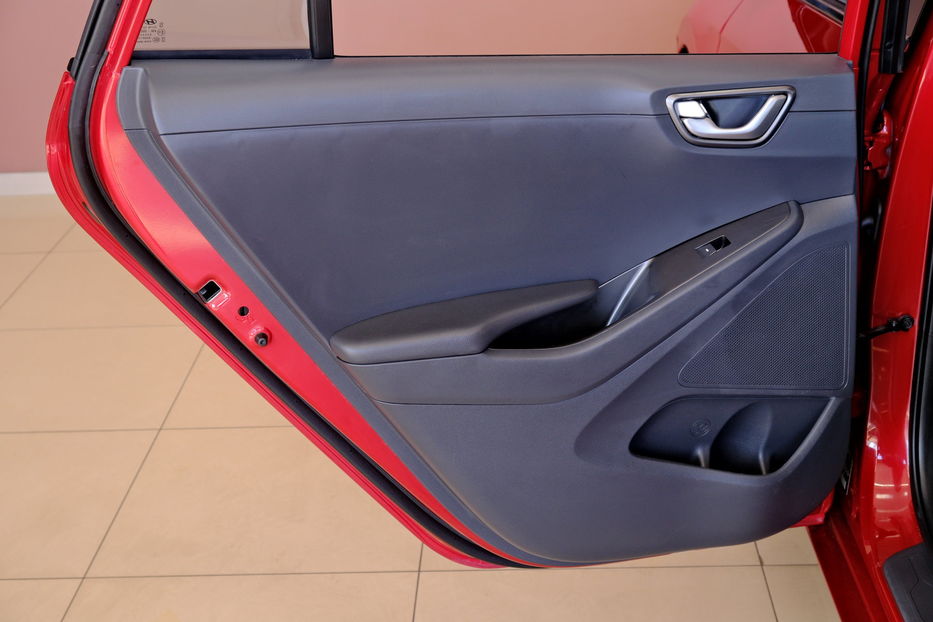 Продам Hyundai Ioniq Hybrid BlueDrive 2020 года в Одессе