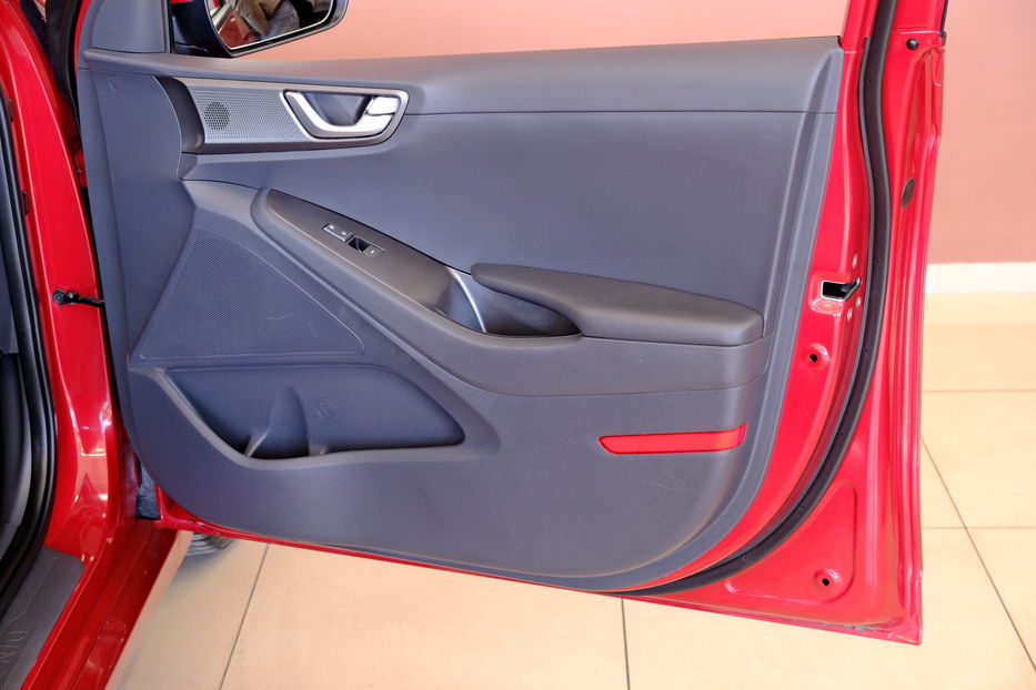 Продам Hyundai Ioniq Hybrid BlueDrive 2020 года в Одессе