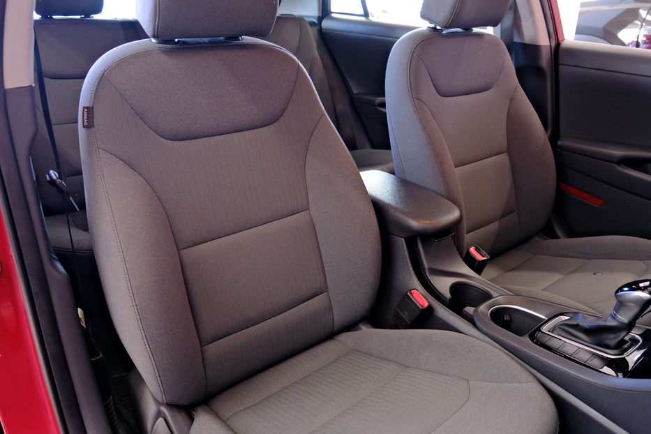 Продам Hyundai Ioniq Hybrid BlueDrive 2020 года в Одессе