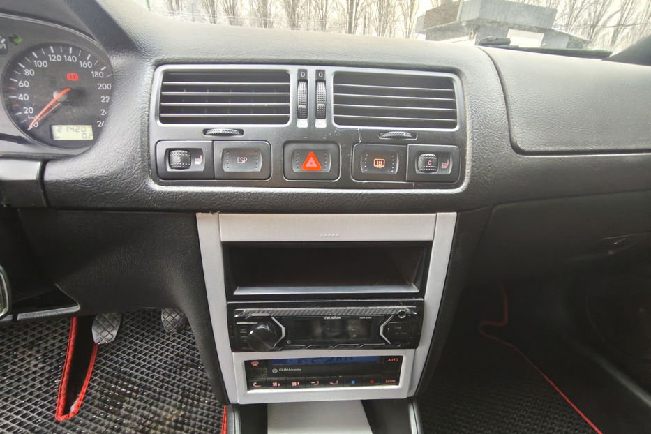 Продам Volkswagen Golf IV 1.8 МТ (125 к.с.) 1999 года в Киеве