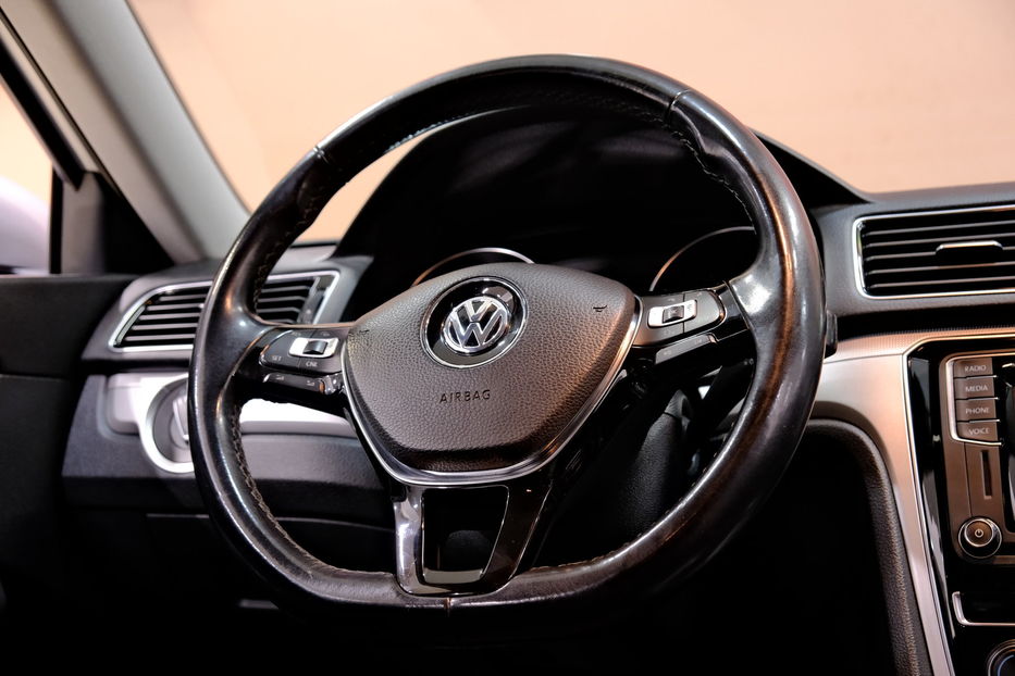 Продам Volkswagen Passat B8 NMS Wolfsburg Edition 2018 года в Одессе