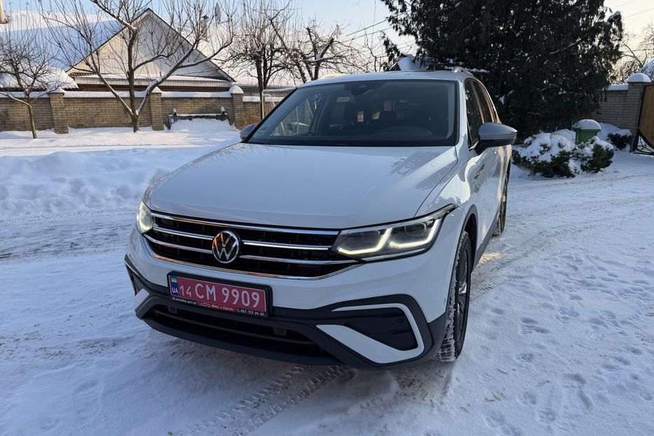 Продам Volkswagen Tiguan Allspace Life 4Motion 2022 года в Житомире