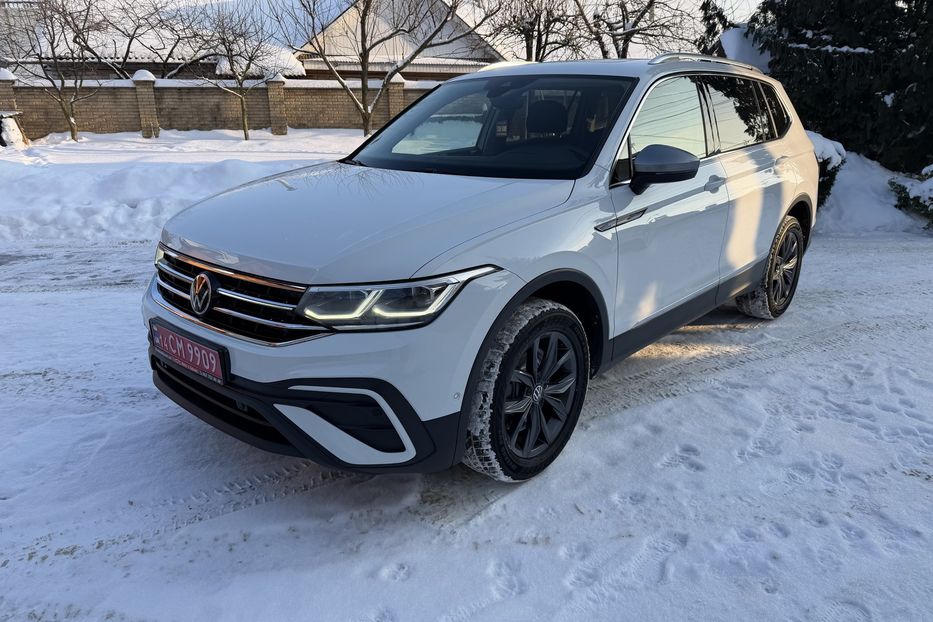 Продам Volkswagen Tiguan Allspace Life 4Motion 2022 года в Житомире