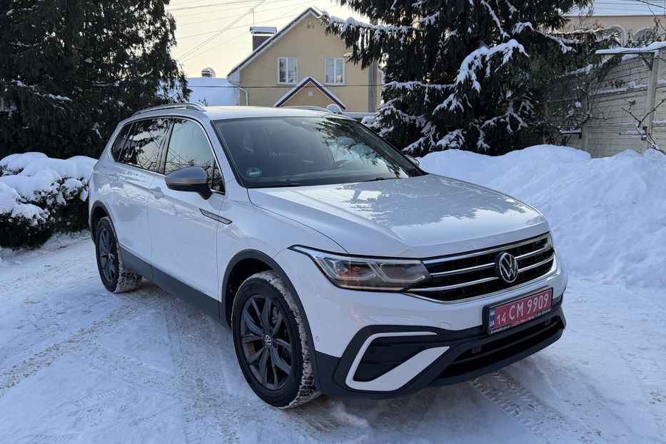 Продам Volkswagen Tiguan Allspace Life 4Motion 2022 года в Житомире