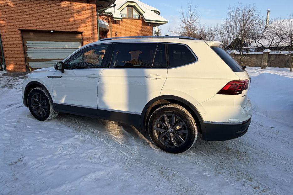 Продам Volkswagen Tiguan Allspace Life 4Motion 2022 года в Житомире