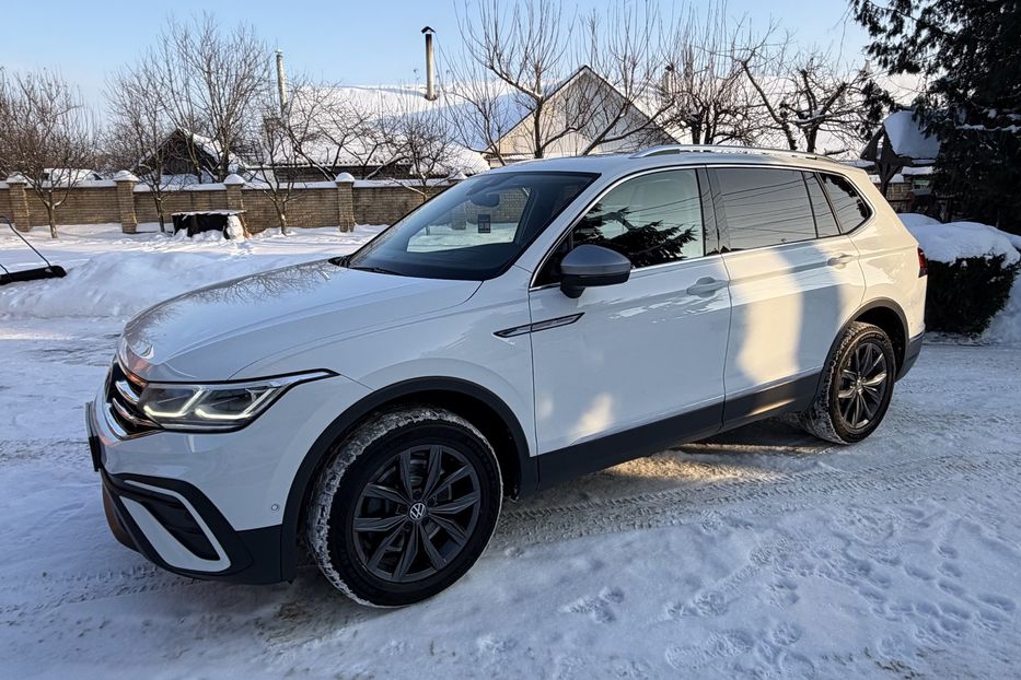 Продам Volkswagen Tiguan Allspace Life 4Motion 2022 года в Житомире