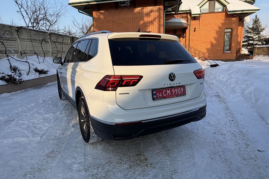 Продам Volkswagen Tiguan Allspace Life 4Motion 2022 года в Житомире