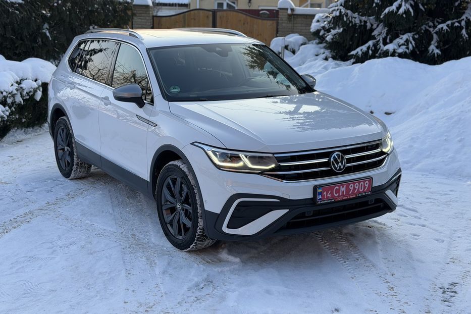 Продам Volkswagen Tiguan Allspace Life 4Motion 2022 года в Житомире