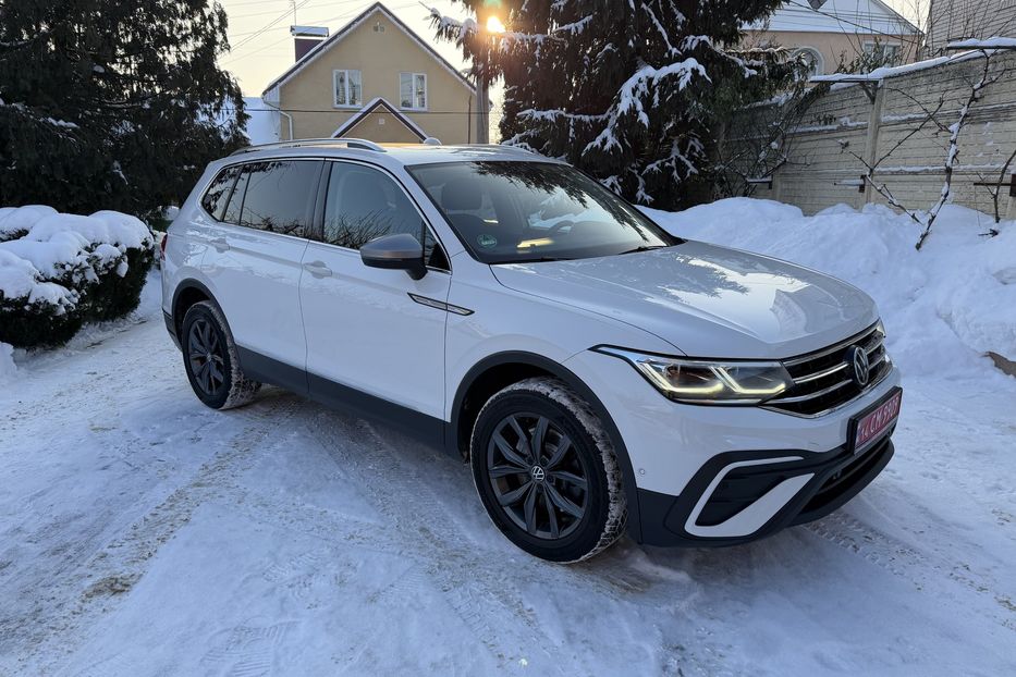 Продам Volkswagen Tiguan Allspace Life 4Motion 2022 года в Житомире