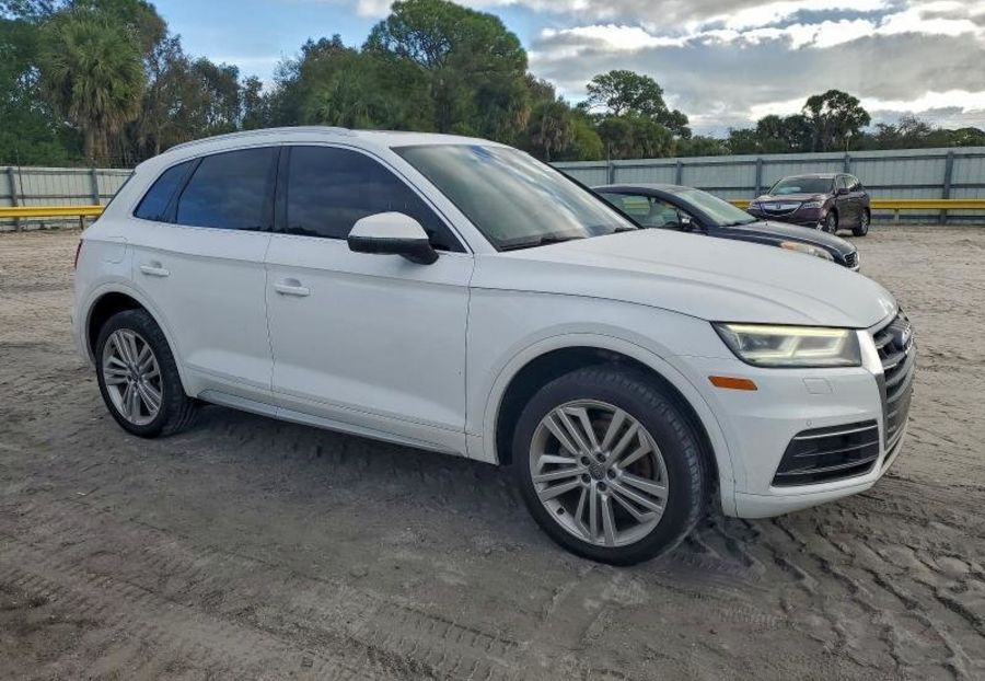 Продам Audi Q5  Premium Plus 2018 года в Львове