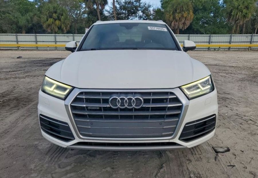 Продам Audi Q5  Premium Plus 2018 года в Львове