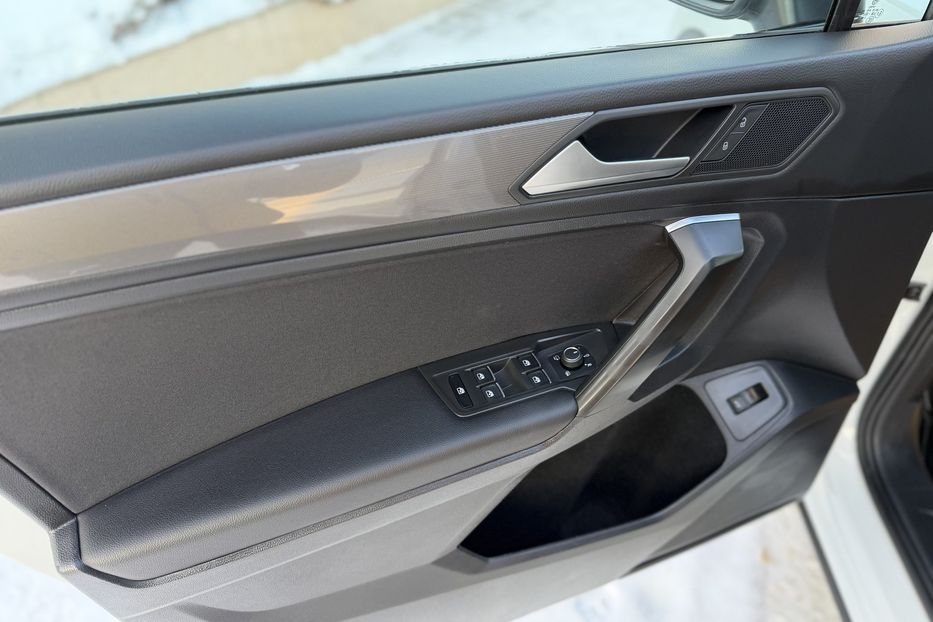 Продам Volkswagen Tiguan Allspace Life 4Motion 2022 года в Житомире