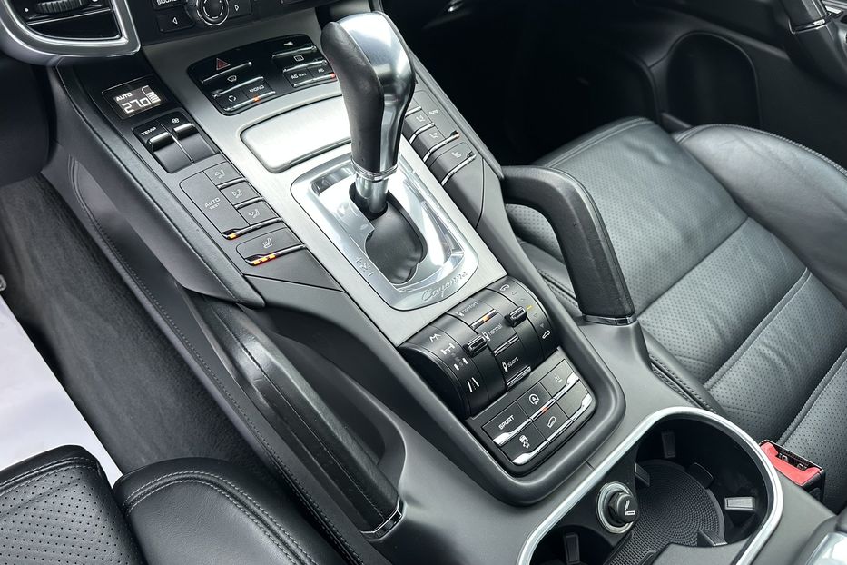 Продам Porsche Cayenne Diesel 2011 года в Киеве