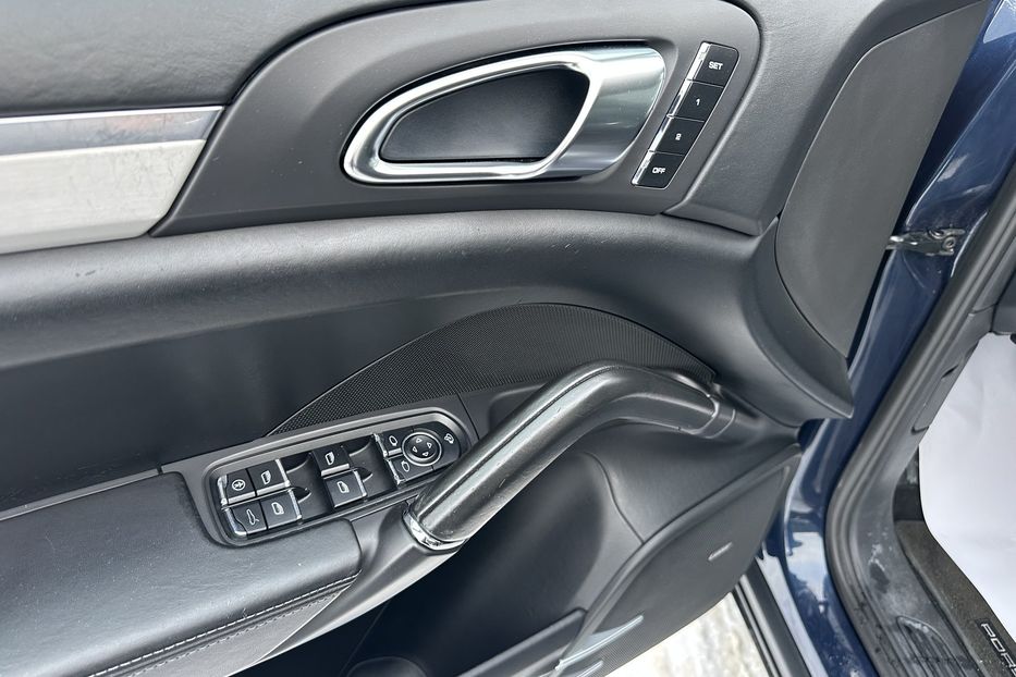 Продам Porsche Cayenne Diesel 2011 года в Киеве