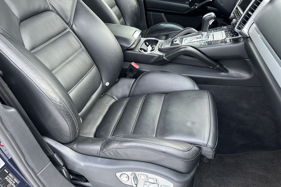 Продам Porsche Cayenne Diesel 2011 года в Киеве