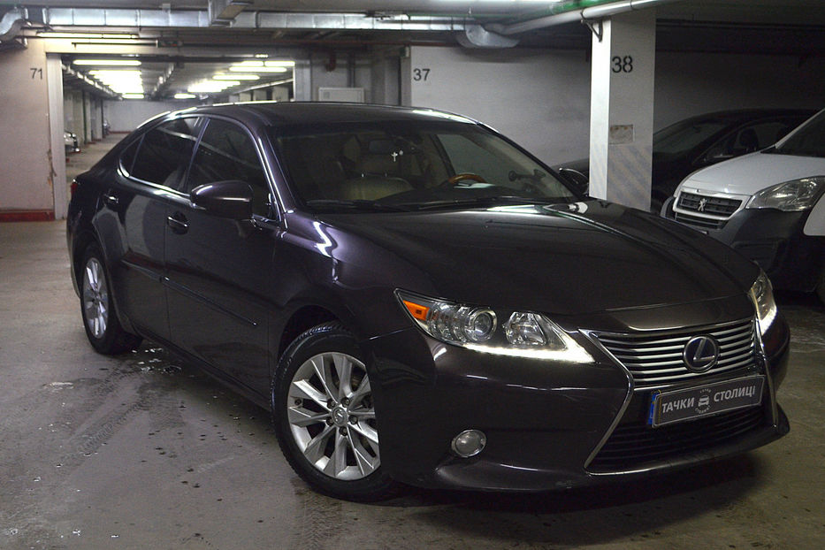 Продам Lexus ES 300 300h ECVT-i (205 к.с.) 2013 года в Киеве