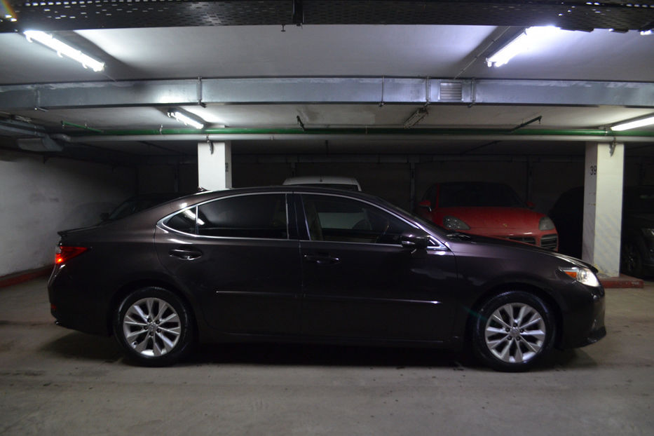 Продам Lexus ES 300 300h ECVT-i (205 к.с.) 2013 года в Киеве