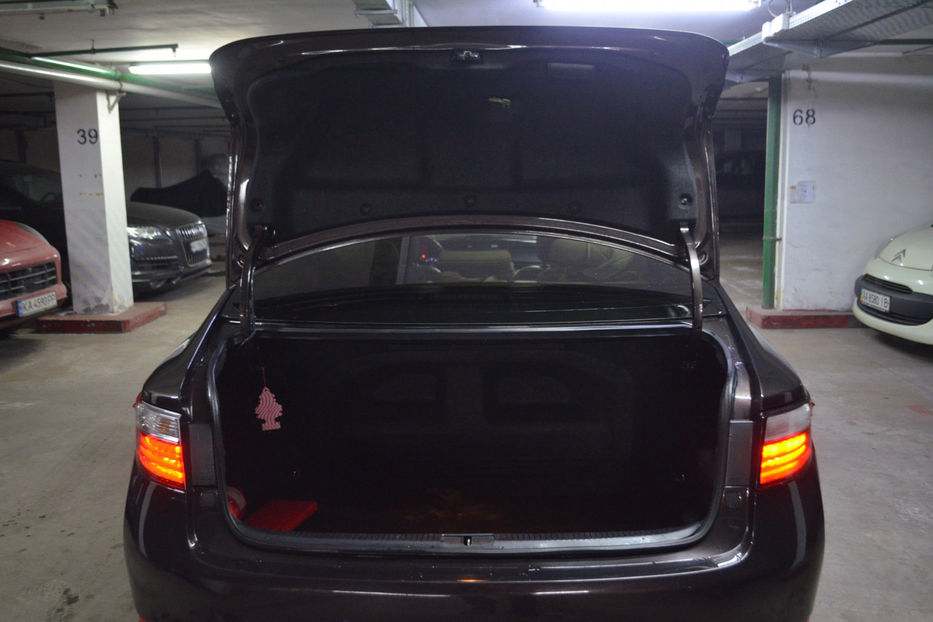 Продам Lexus ES 300 300h ECVT-i (205 к.с.) 2013 года в Киеве