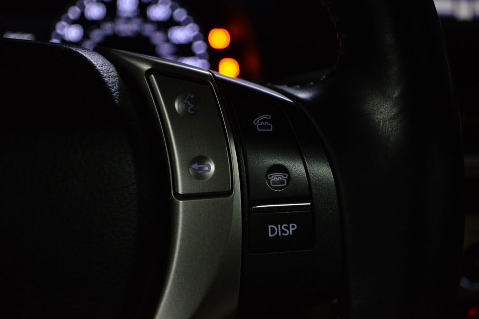 Продам Lexus ES 300 300h ECVT-i (205 к.с.) 2013 года в Киеве