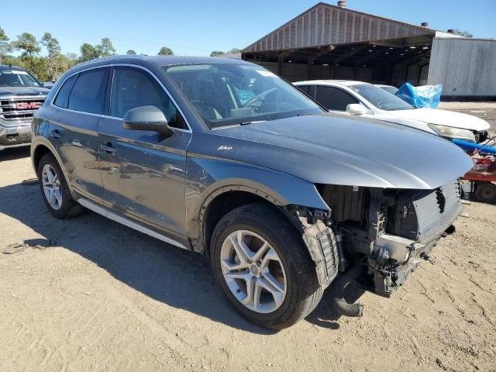 Продам Audi Q5 premium + 2018 года в Львове