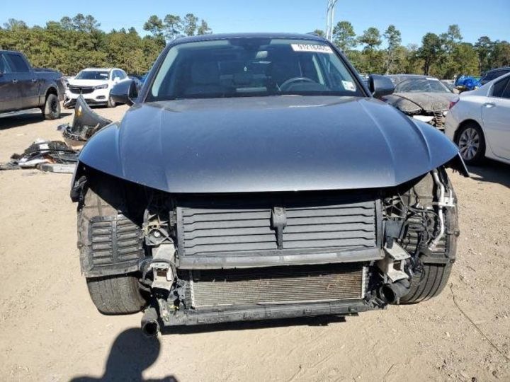 Продам Audi Q5 premium + 2018 года в Львове