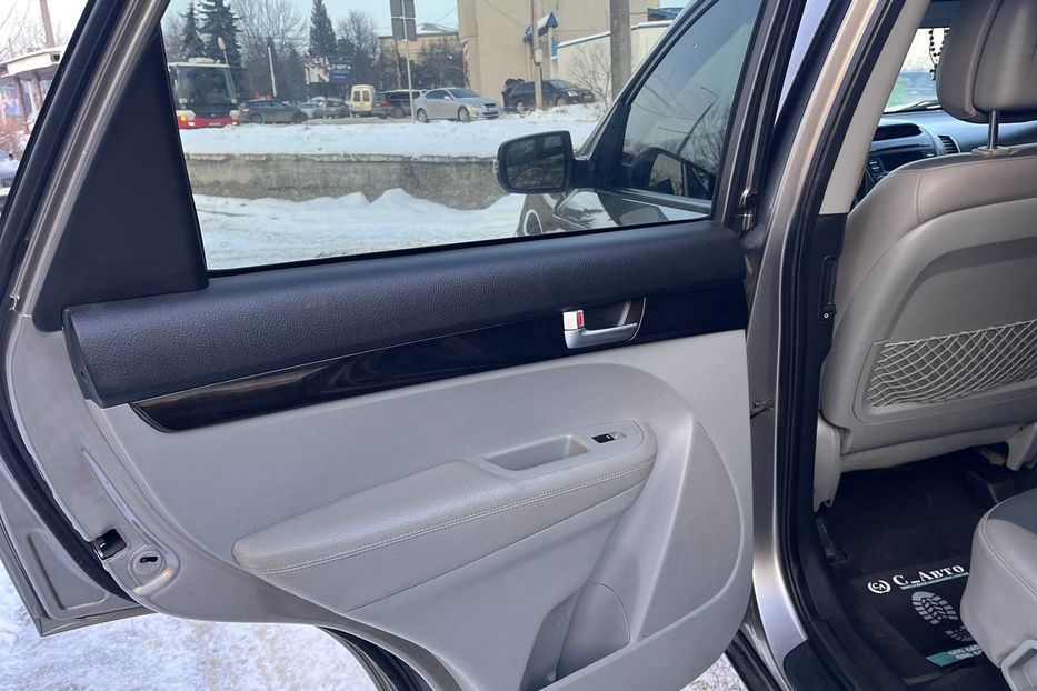 Продам Kia Sorento 2014 года в Черновцах