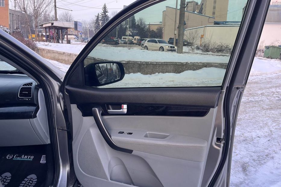 Продам Kia Sorento 2014 года в Черновцах