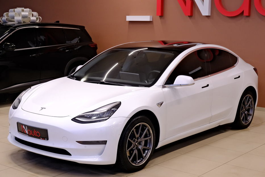Продам Tesla Model 3 2019 года в Одессе