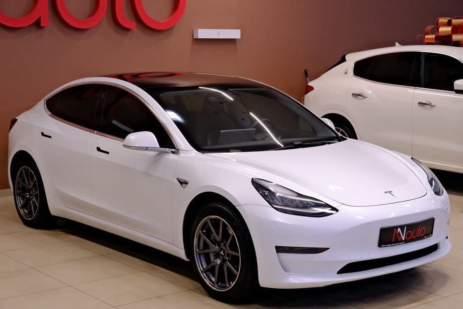 Продам Tesla Model 3 2019 года в Одессе