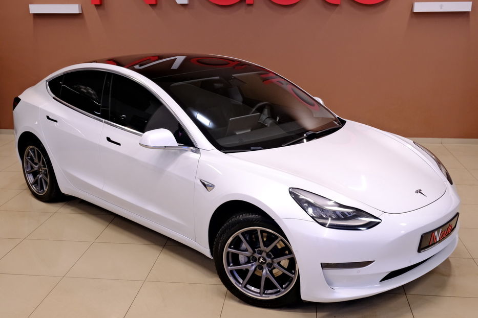 Продам Tesla Model 3 2019 года в Одессе