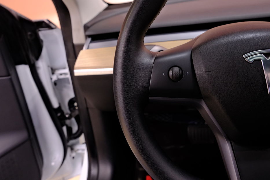 Продам Tesla Model 3 2019 года в Одессе