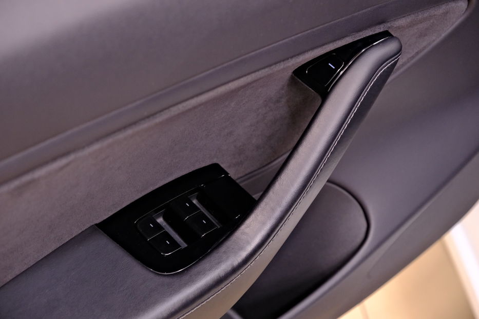 Продам Tesla Model 3 2019 года в Одессе