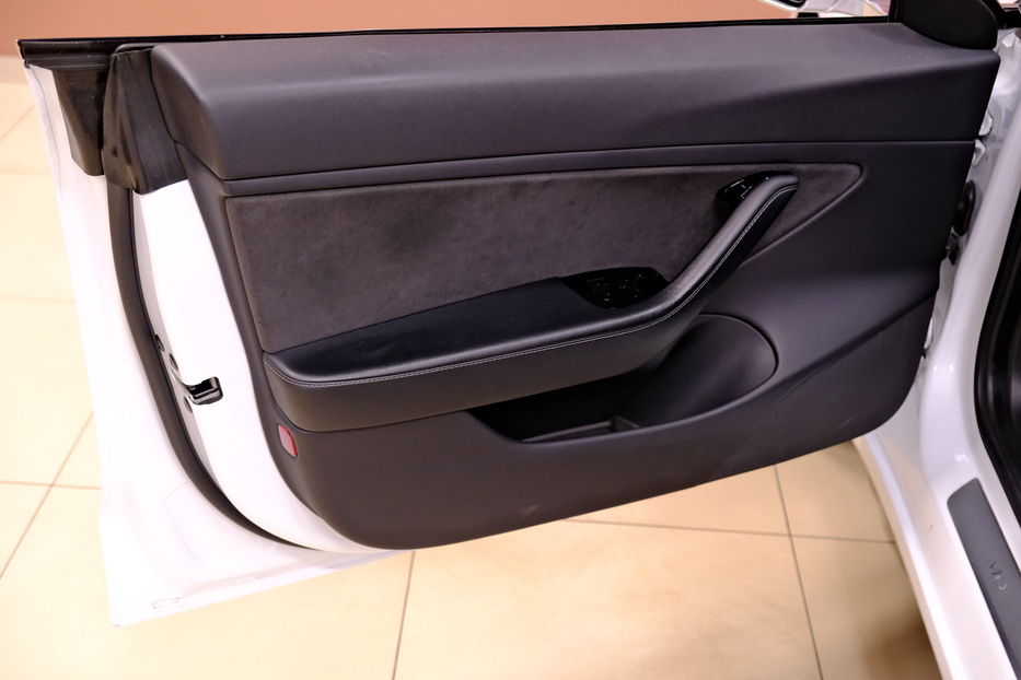 Продам Tesla Model 3 2019 года в Одессе