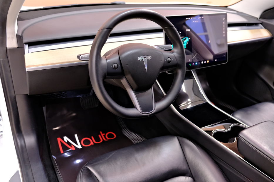 Продам Tesla Model 3 2019 года в Одессе