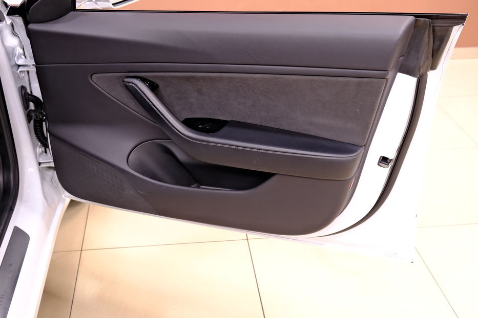 Продам Tesla Model 3 2019 года в Одессе