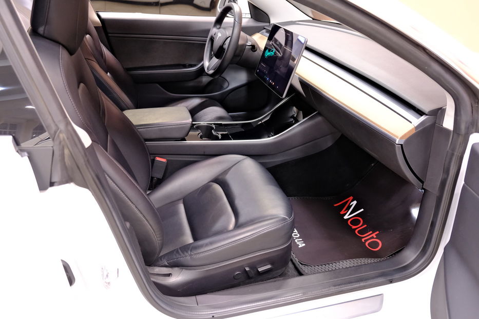 Продам Tesla Model 3 2019 года в Одессе