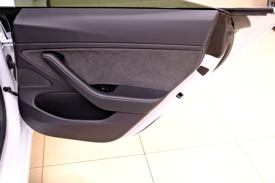 Продам Tesla Model 3 2019 года в Одессе