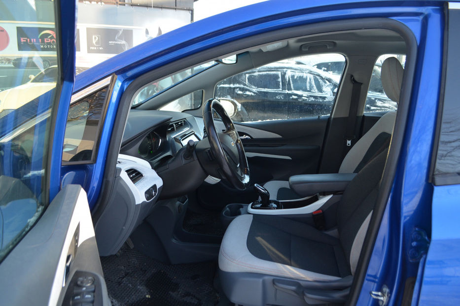 Продам Chevrolet Bolt 65 kWh (200 к.с.) 2021 года в Киеве