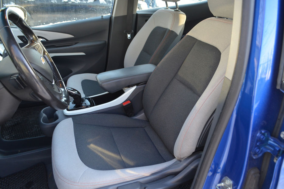 Продам Chevrolet Bolt 65 kWh (200 к.с.) 2021 года в Киеве