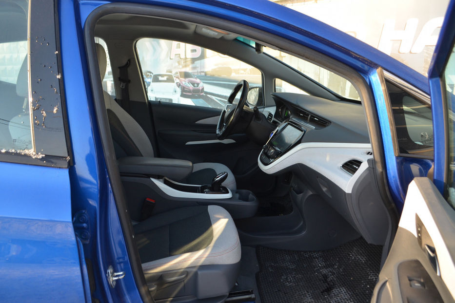 Продам Chevrolet Bolt 65 kWh (200 к.с.) 2021 года в Киеве
