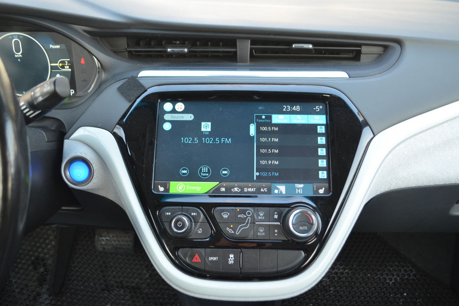 Продам Chevrolet Bolt 65 kWh (200 к.с.) 2021 года в Киеве