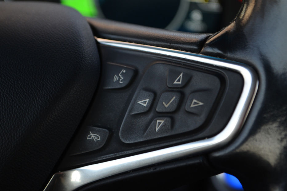 Продам Chevrolet Bolt 65 kWh (200 к.с.) 2021 года в Киеве