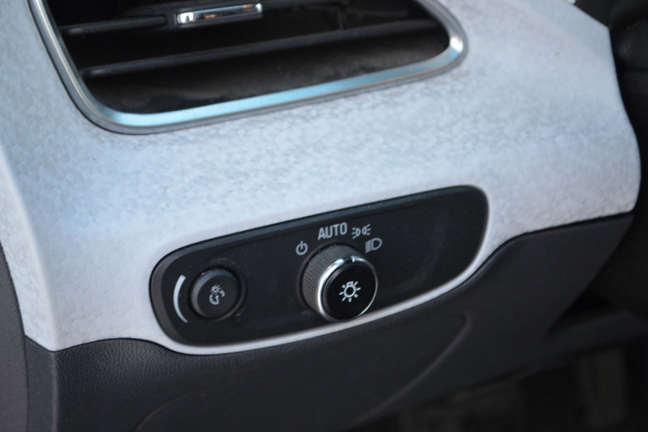 Продам Chevrolet Bolt 65 kWh (200 к.с.) 2021 года в Киеве