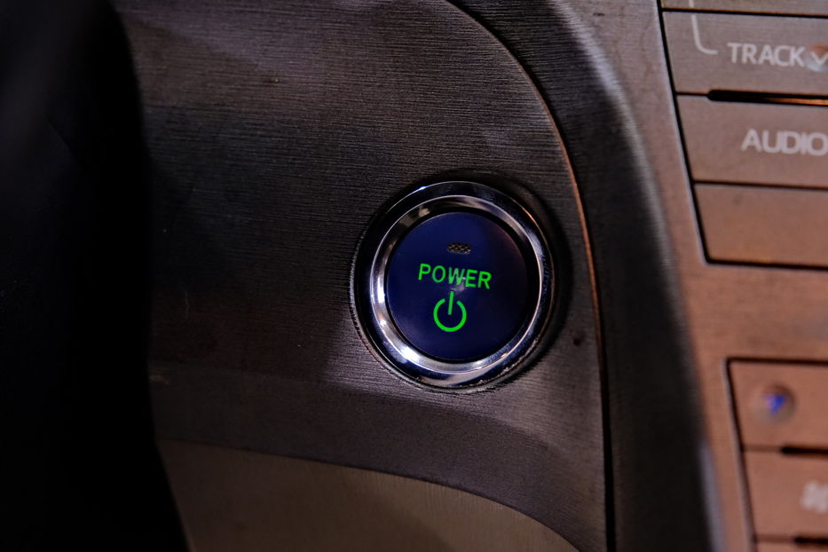 Продам Toyota Prius 2012 года в Одессе