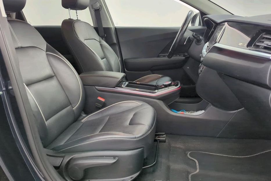 Продам Kia Niro 64квт Авто в дорозі 2020 года в Львове