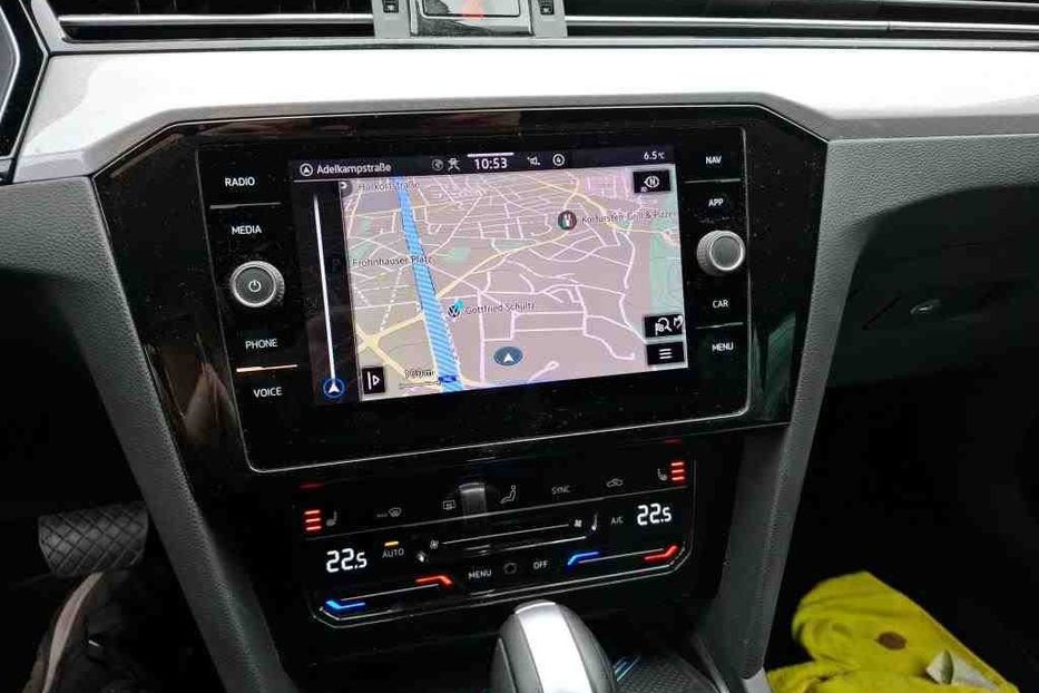 Продам Volkswagen Passat B8 Variant Business 2.0 TDI 2022 года в Львове